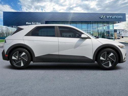 2025 Hyundai IONIQ 5 SE Standard Range