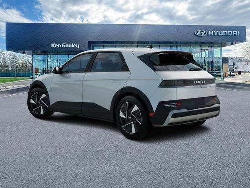 2025 Hyundai IONIQ 5 SE Standard Range