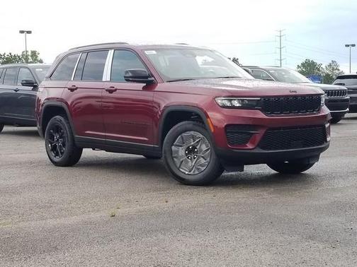 2025 Jeep Grand Cherokee Laredo