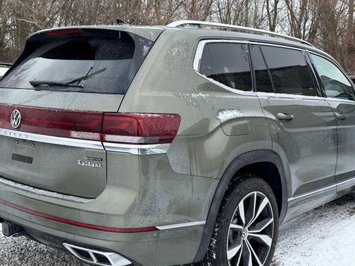 2025 Volkswagen Atlas 2.0T SEL Premium R-Line