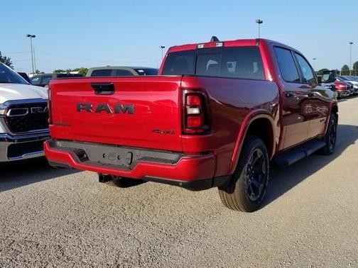 Molten Red Pearlcoat 2026 RAM 1500 Big Horn/Lone Star