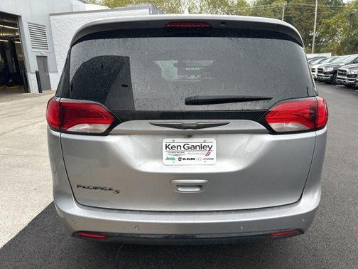 2018 Chrysler Pacifica Touring-L Plus
