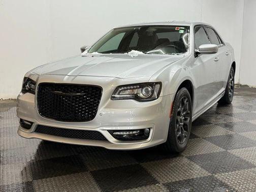 2022 Chrysler 300 Touring L