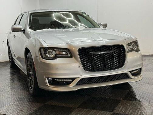 2022 Chrysler 300 Touring L