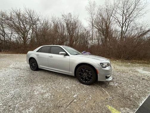 2022 Chrysler 300 Touring L