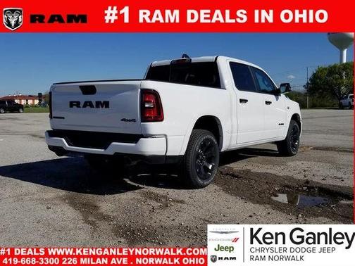 Bright White Clearcoat 2026 RAM 1500 Big Horn/Lone Star