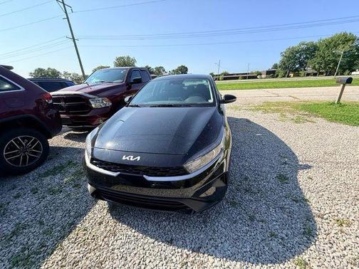Aurora Black 2024 Kia Forte LXS