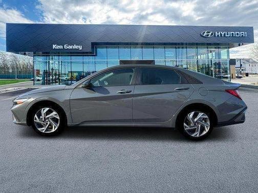 2025 Hyundai ELANTRA HEV SEL Sport