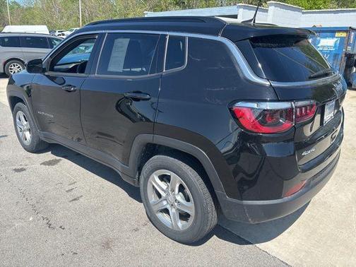 Diamond Black 2023 Jeep Compass Latitude