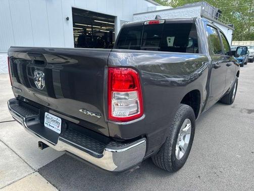 Granite Crystal Clearcoat Metallic 2024 RAM 1500 Big Horn/Lone Star