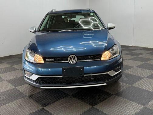 2017 Volkswagen Golf Alltrack TSI S