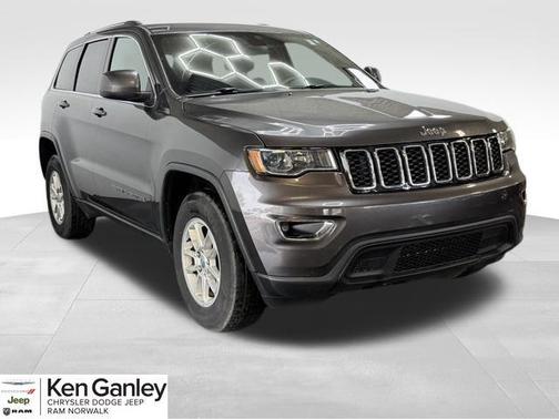 Granite Crystal Clearcoat Metallic 2019 Jeep Grand Cherokee Laredo E