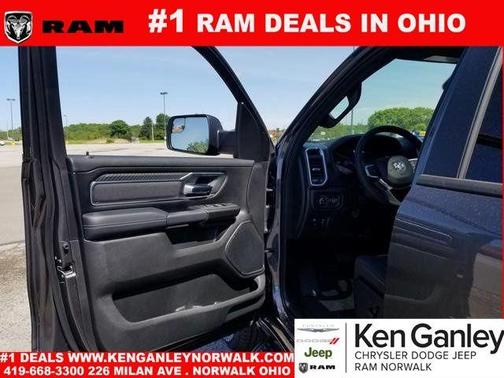 Granite Crystal Clearcoat Metallic 2026 RAM 1500 Big Horn/Lone Star