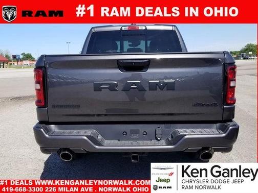 Granite Crystal Clearcoat Metallic 2026 RAM 1500 Big Horn/Lone Star