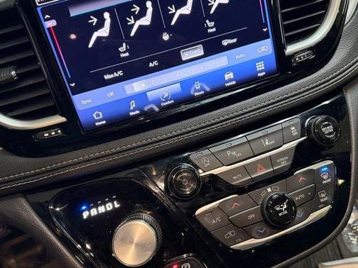 2021 Chrysler Pacifica Touring-L