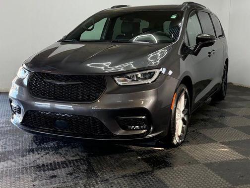 2021 Chrysler Pacifica Touring-L