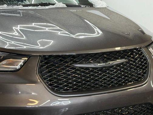 2021 Chrysler Pacifica Touring-L