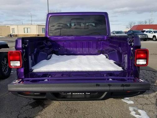 2026 Jeep Gladiator Sport