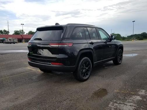 2025 Jeep Grand Cherokee Laredo