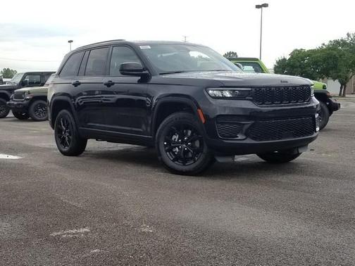 2025 Jeep Grand Cherokee Laredo