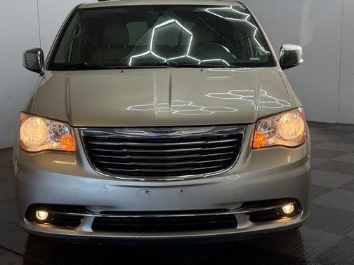 2014 Chrysler Town & Country Touring-L