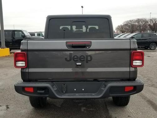 2025 Jeep Gladiator Sport
