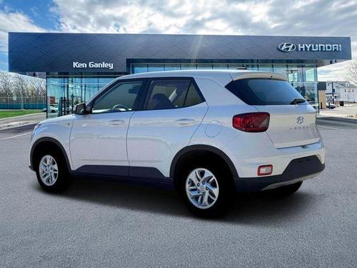 2026 Hyundai VENUE SE