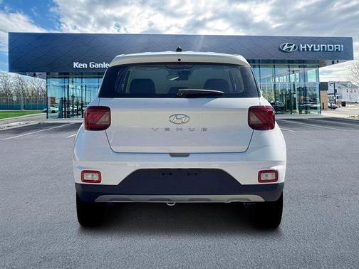 2026 Hyundai VENUE SE