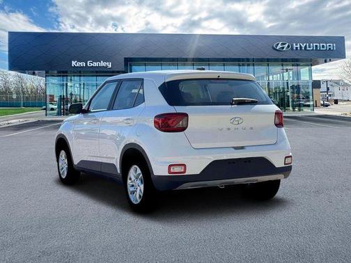 2026 Hyundai VENUE SE