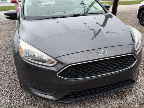 Magnetic 2017 Ford Focus SE