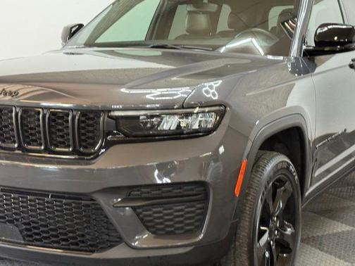 2022 Jeep Grand Cherokee Altitude