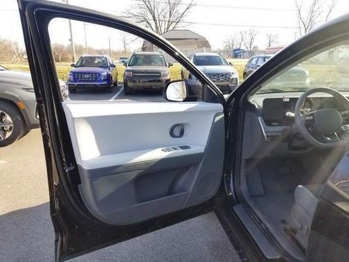 2025 Hyundai IONIQ 5 SE