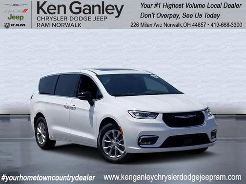 2025 Chrysler Pacifica Select