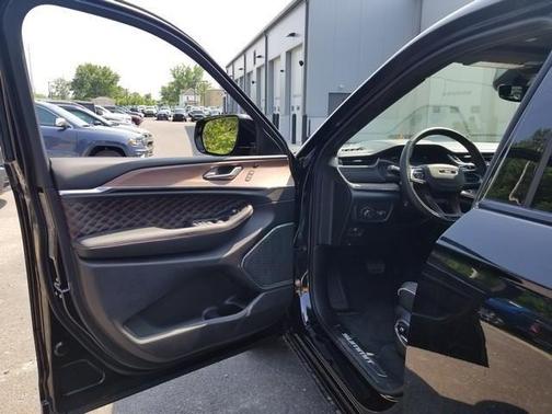 2025 Jeep Grand Cherokee L Summit