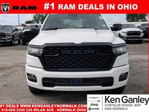 Bright White Clearcoat 2026 RAM 1500 Big Horn/Lone Star