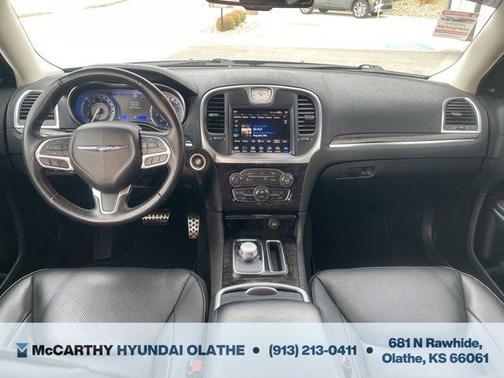 Gloss Black 2022 Chrysler 300 Touring L