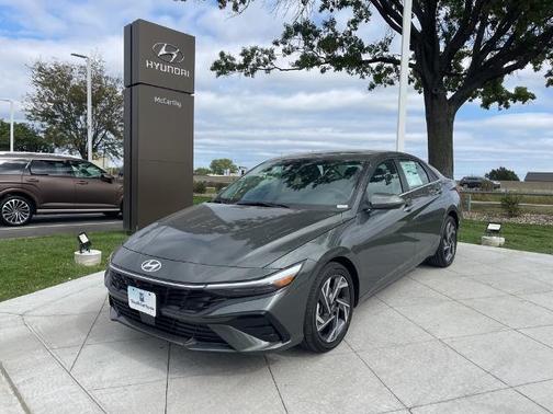 2025 Hyundai ELANTRA Limited