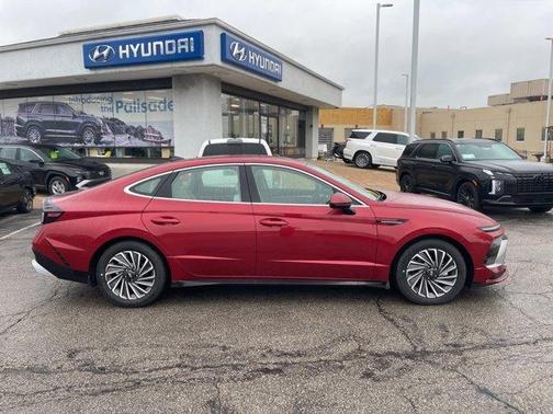 2025 Hyundai SONATA Hybrid SEL