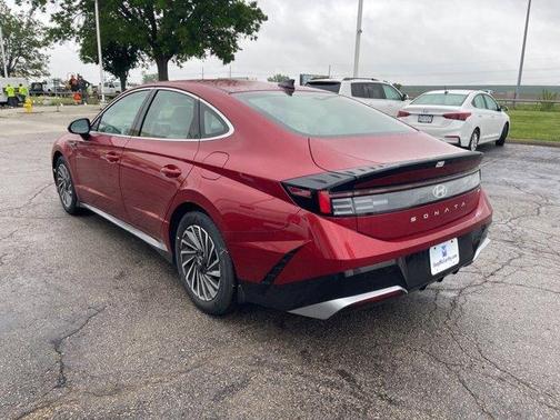 2025 Hyundai SONATA Hybrid SEL