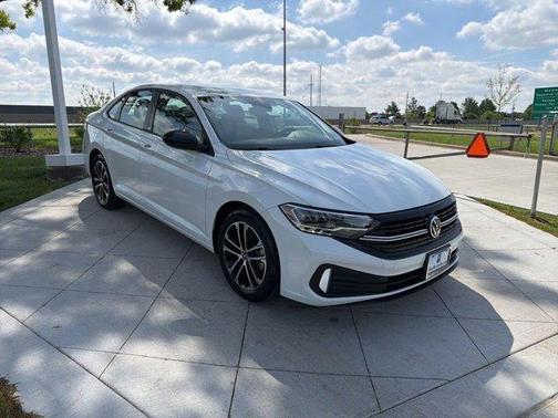 Pure White 2023 Volkswagen Jetta 1.5T Sport