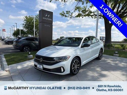 Pure White 2023 Volkswagen Jetta 1.5T Sport