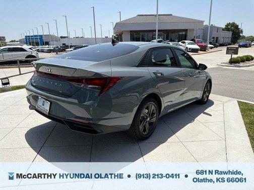 Electric 2022 Hyundai ELANTRA SEL