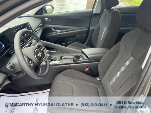 2024 Hyundai ELANTRA SE