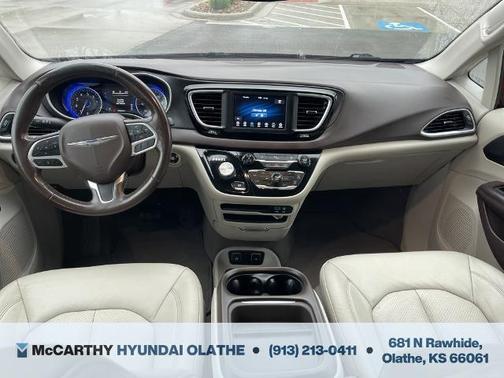 2020 Chrysler Pacifica Touring-L