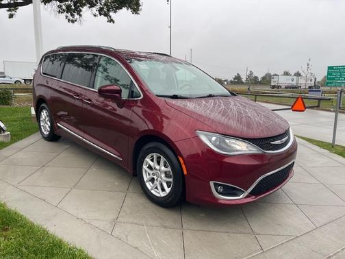 2020 Chrysler Pacifica Touring-L