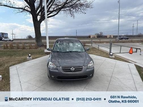 Smoke Metallic 2004 Nissan Altima 3.5 SE