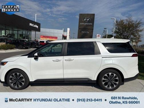 2024 Kia Carnival EX