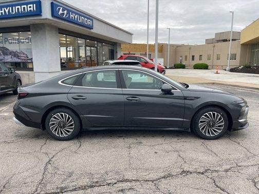 2025 Hyundai SONATA Hybrid Limited
