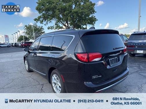 2017 Chrysler Pacifica Touring-L