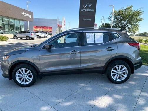 Gun Metallic 2017 Nissan Rogue Sport SV